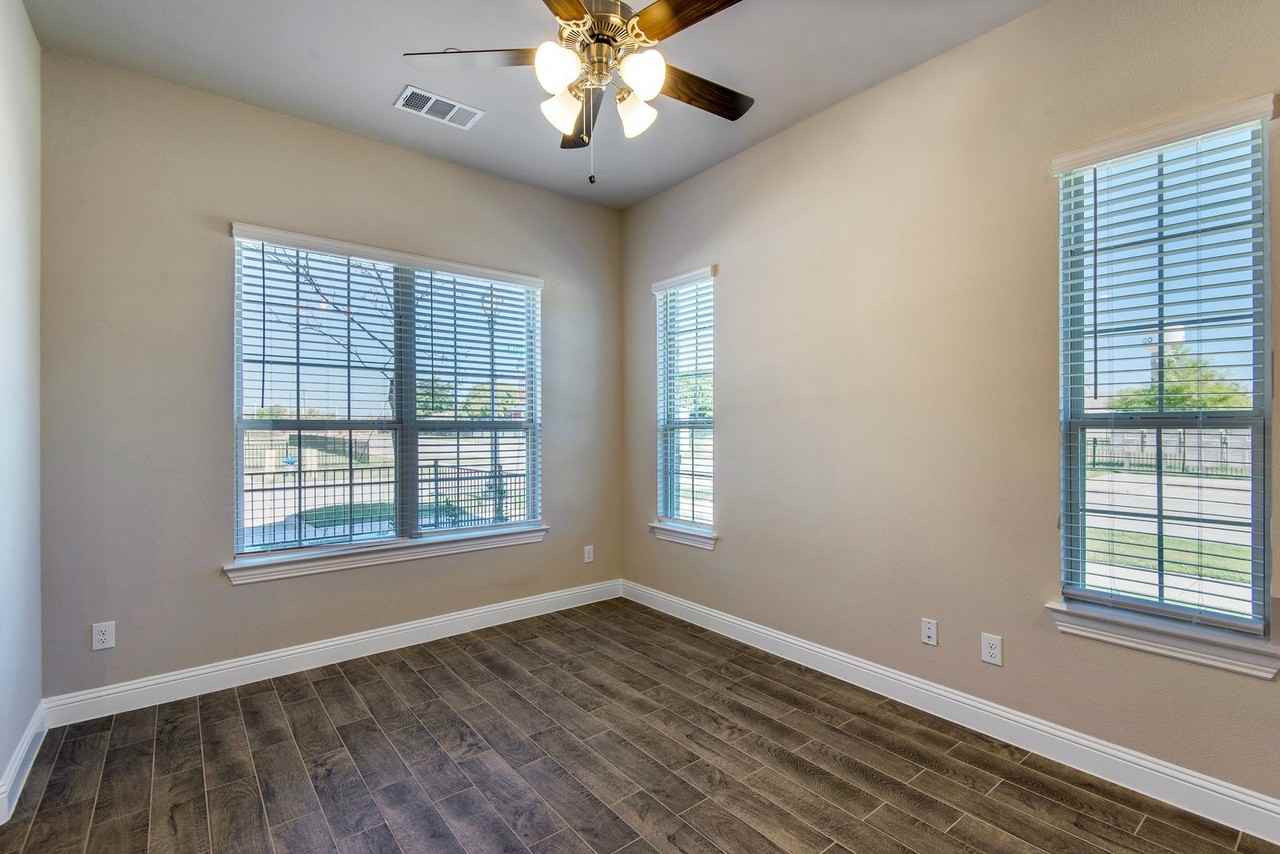 6298 Blythe Dr - Photo 4 of 25