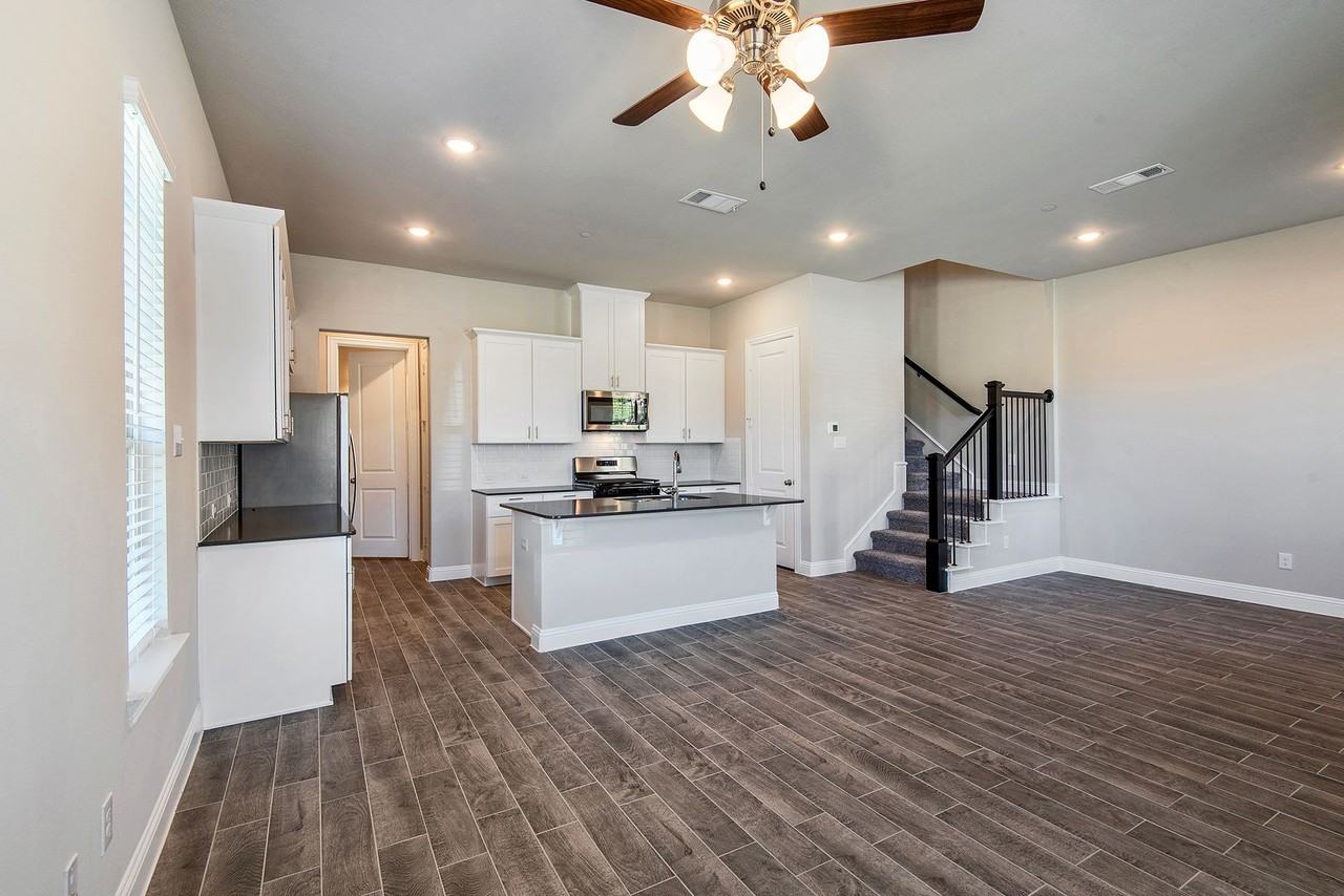 6298 Blythe Dr - Photo 6 of 25