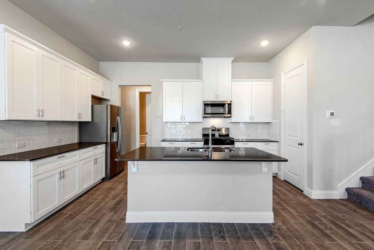 6298 Blythe Dr - Photo 7 of 25