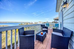 featured image of 3279 Loves Holiday @ 3279 Island Dr