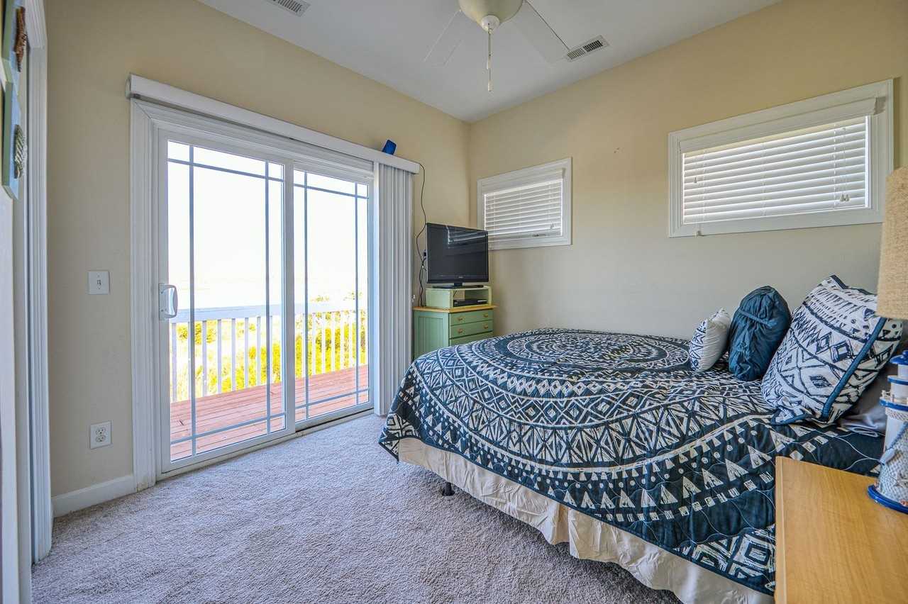 3279 Loves Holiday @ 3279 Island Dr - Photo 3 of 13