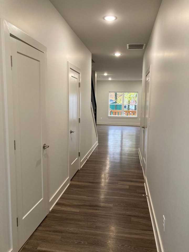 312 Lincoln St - Photo 3 of 50