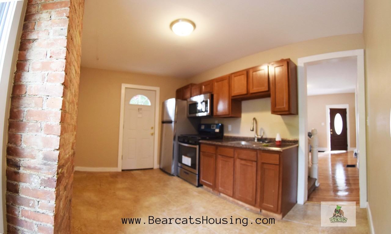 2 Chapel Pl - Photo 2 of 8