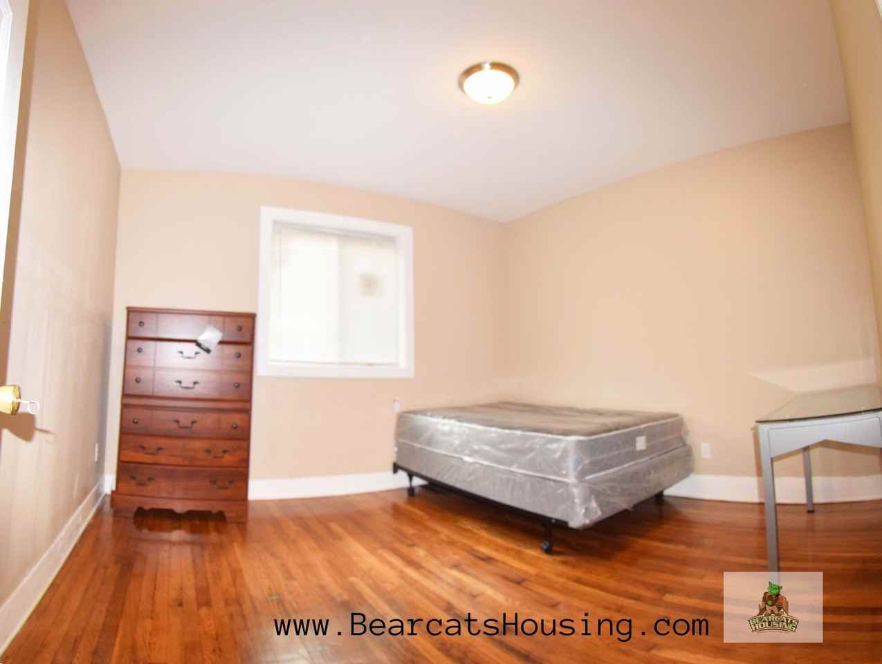 2 Chapel Pl - Photo 4 of 8