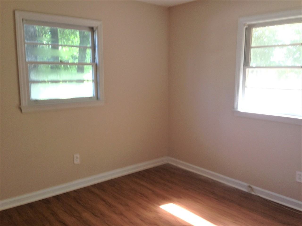 201 Faculty Blvd - Photo 6 of 8
