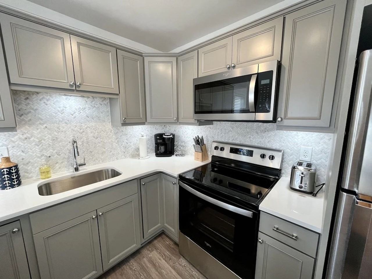 325 7th Street - Photo 3 of 19