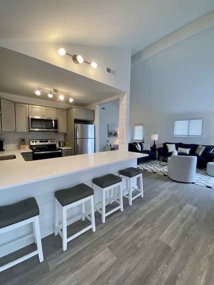 325 7th Street - Photo 6 of 19