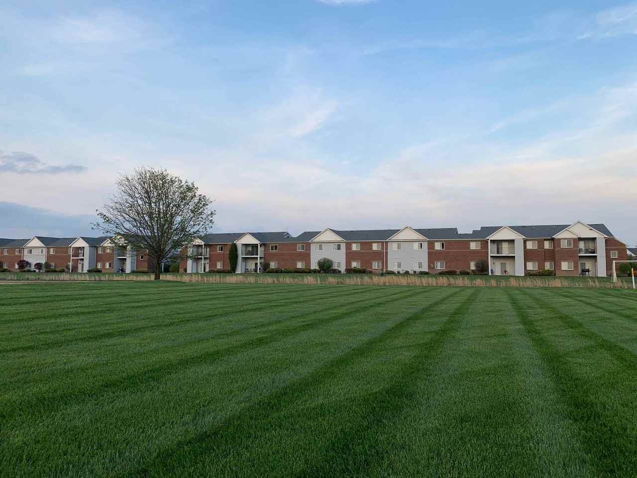 7935 Circle Front Ct - Photo 2 of 24