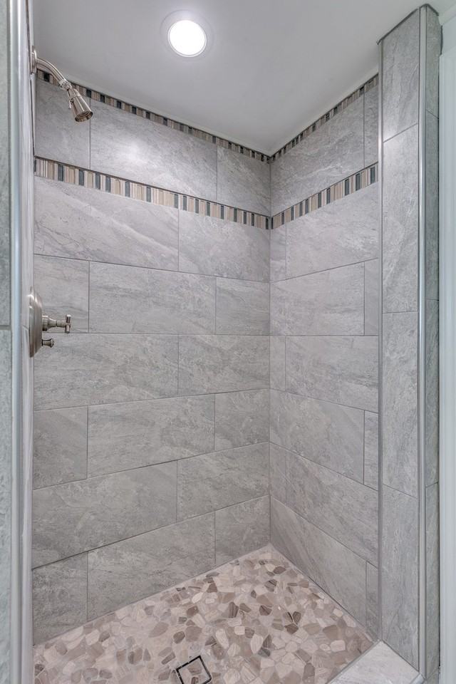 617 Marshall St Ne - Photo 5 of 29