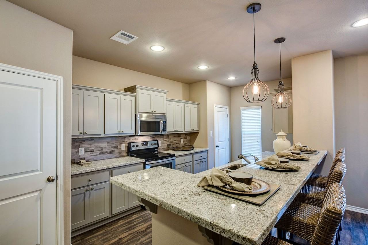 416 Kate Ln - Photo 7 of 19