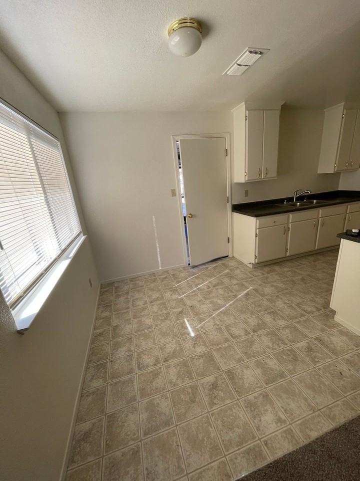 36 Fairview Ave - Photo 5 of 19