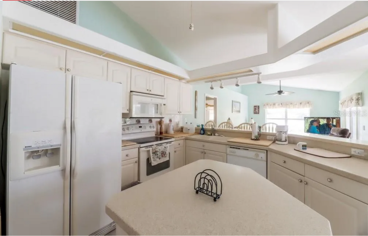 5873 Denison Drive - Photo 4 of 29