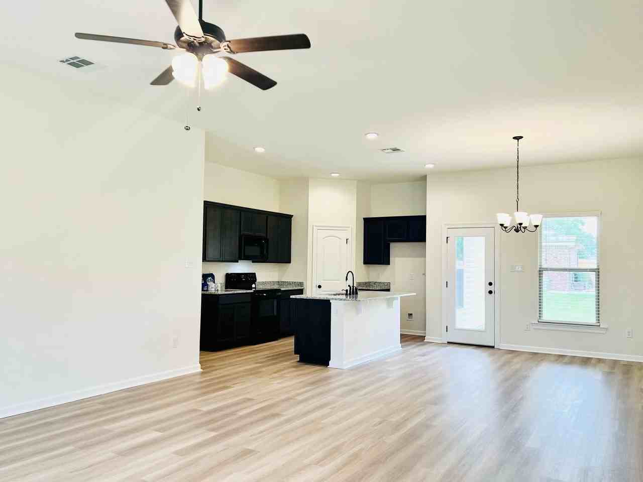 204 Vagabond Way - Photo 3 of 23