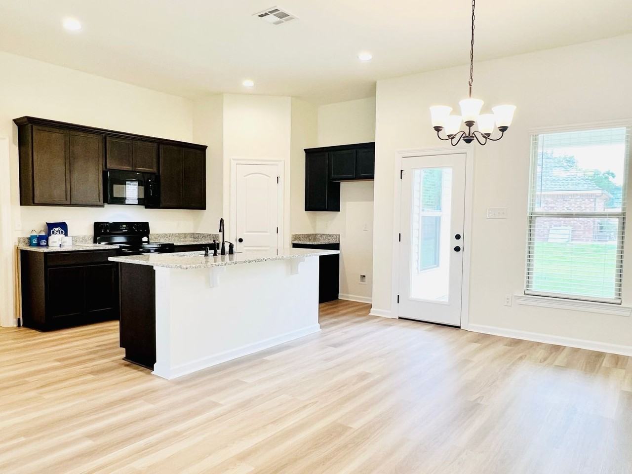 204 Vagabond Way - Photo 4 of 23