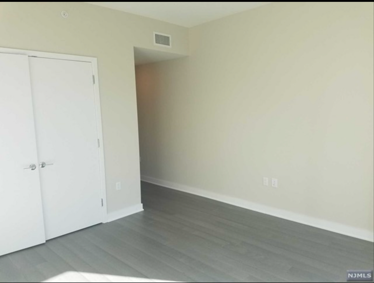 1200 Avenue At Port Imperial - Photo 2 of 11