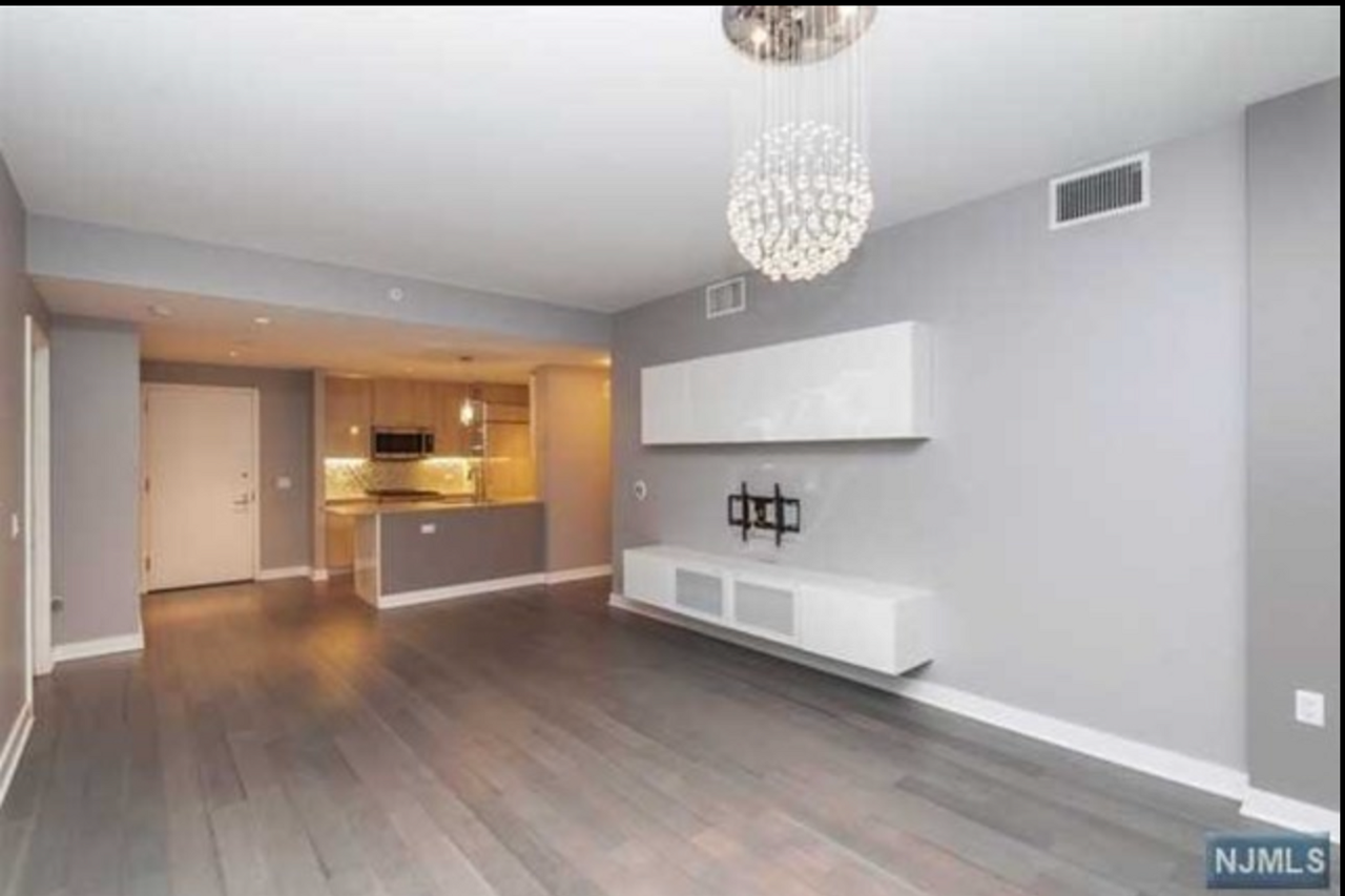 1200 Avenue At Port Imperial - Photo 3 of 11