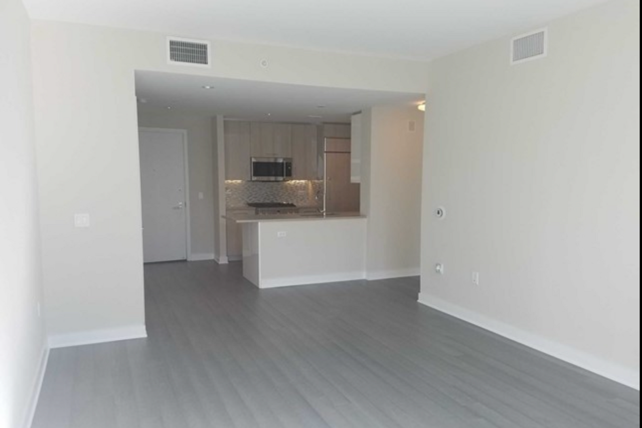 1200 Avenue At Port Imperial - Photo 6 of 11