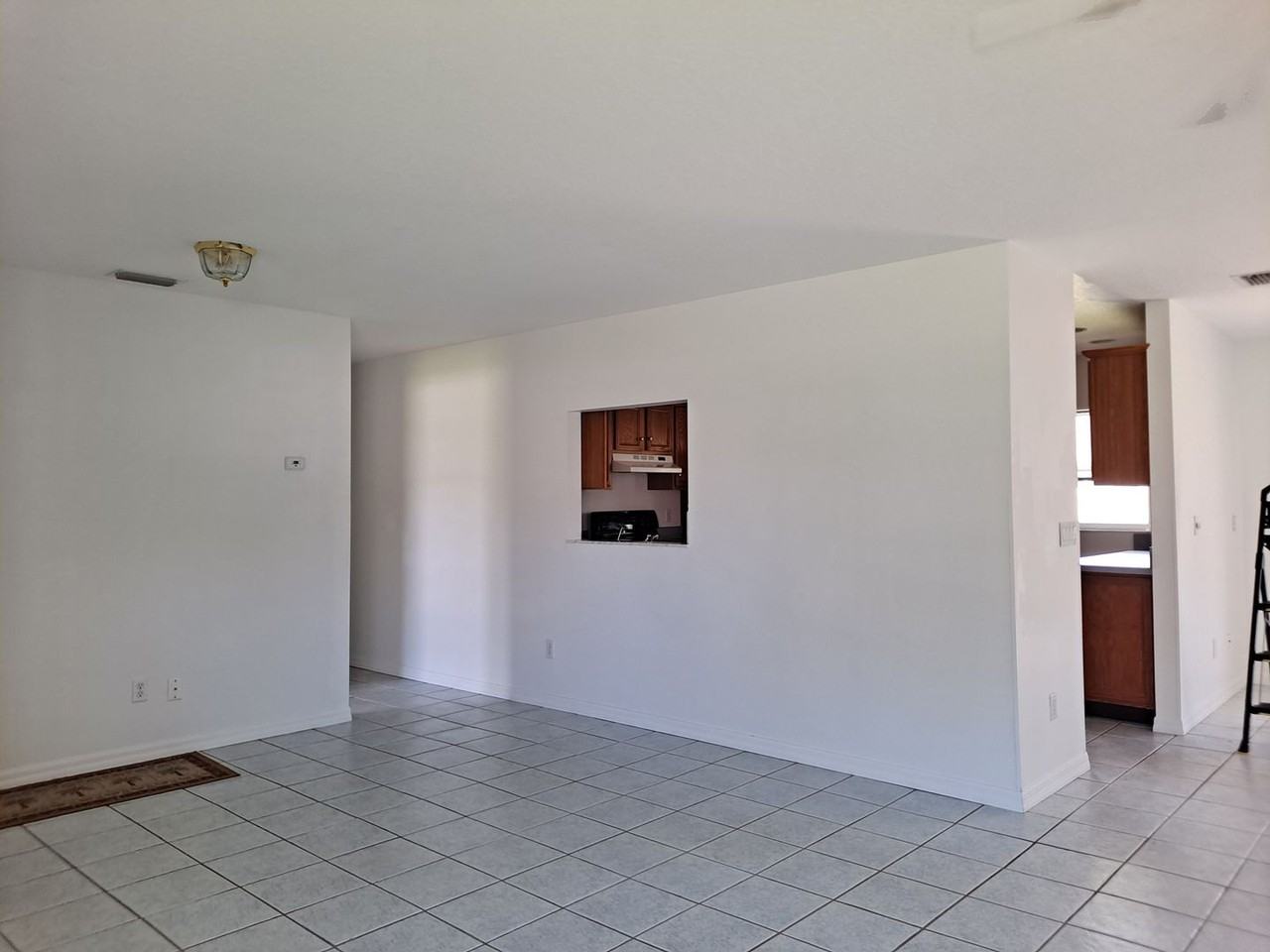 1904 South Riverside Drive - Photo 4 of 23