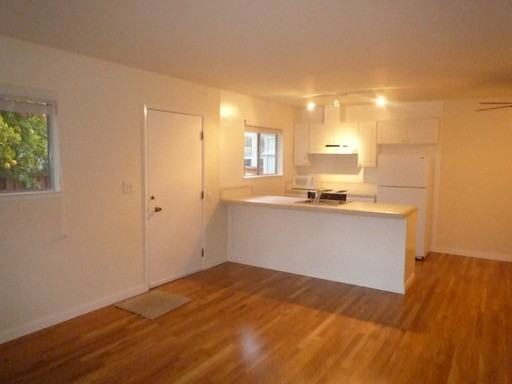 313 Ramona St - Photo 2 of 3