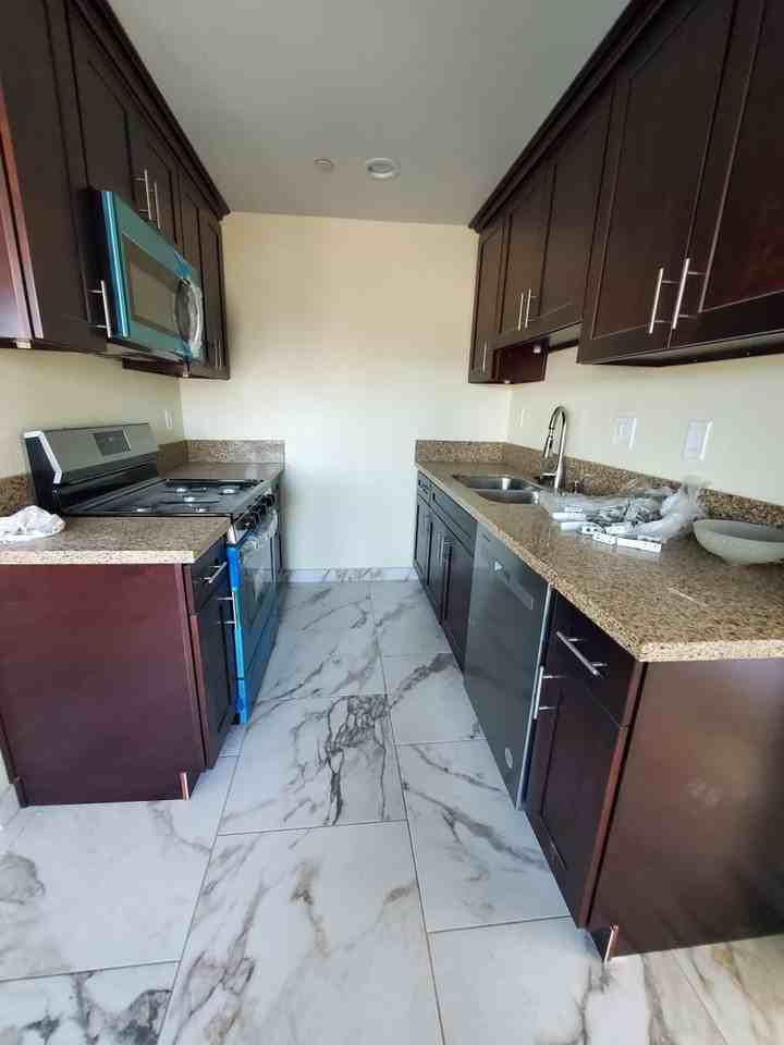 206 Saratoga Ave - Photo 3 of 3