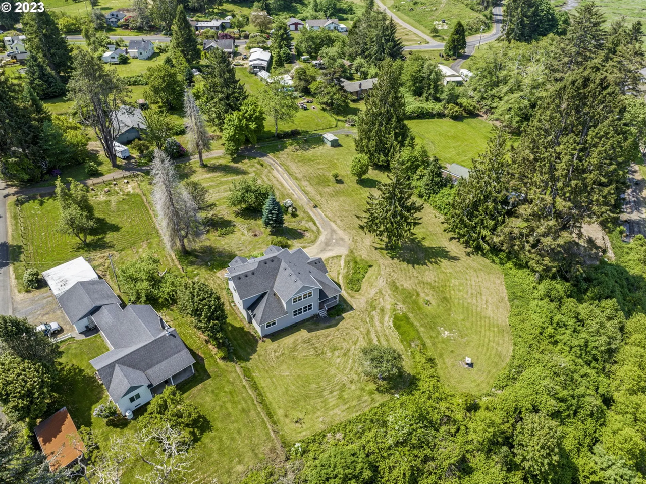 92978 Maritime Rd - Photo 2 of 37