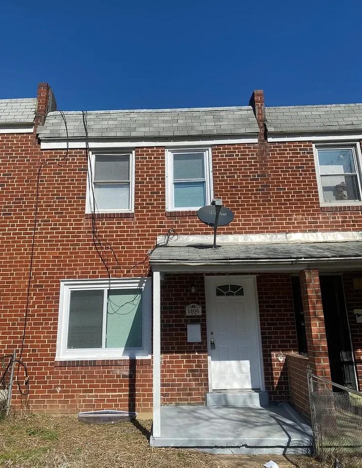 1406 Locust St - Photo 2 of 16