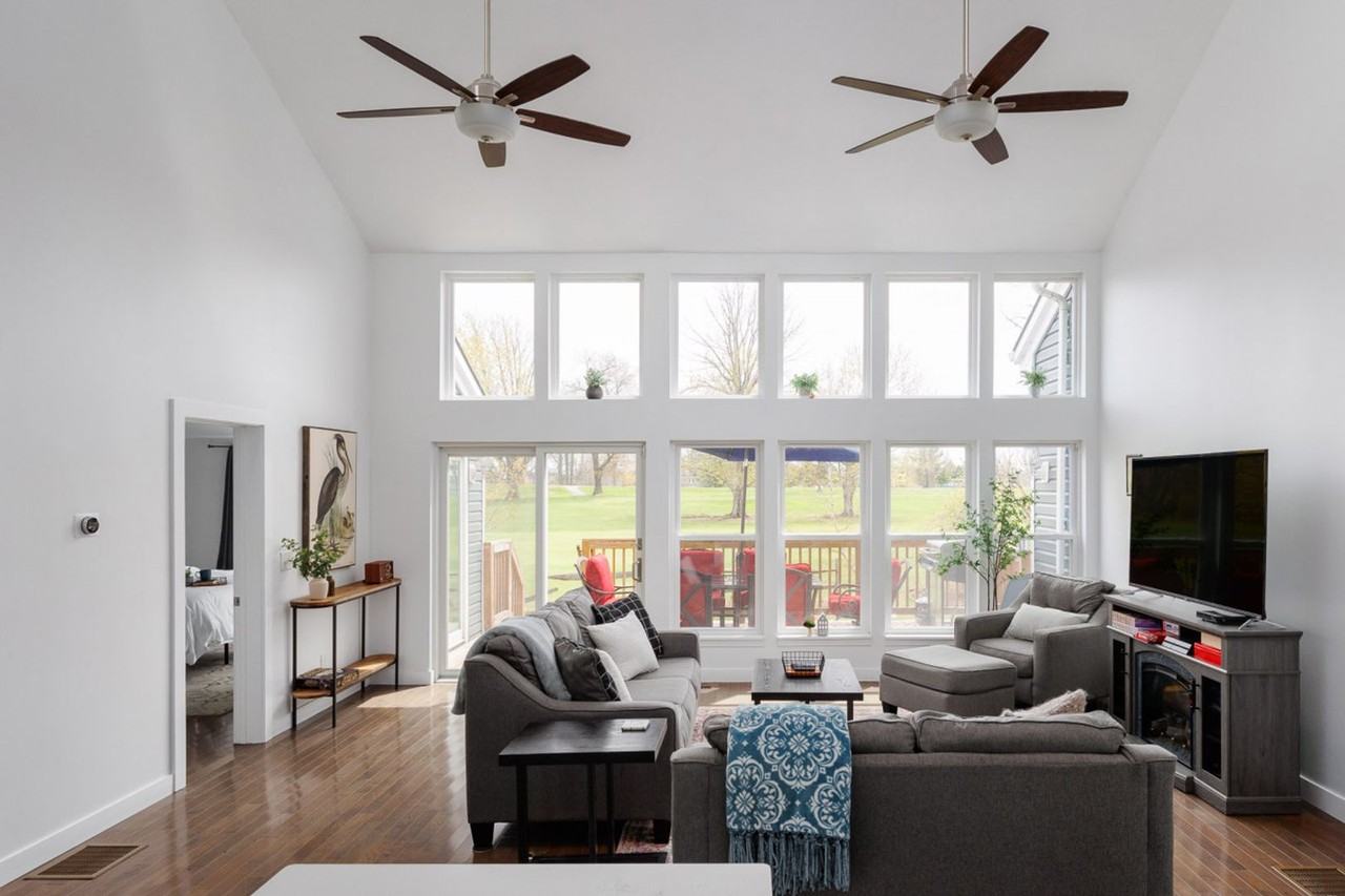 21854 Golf Dr - Photo 2 of 17