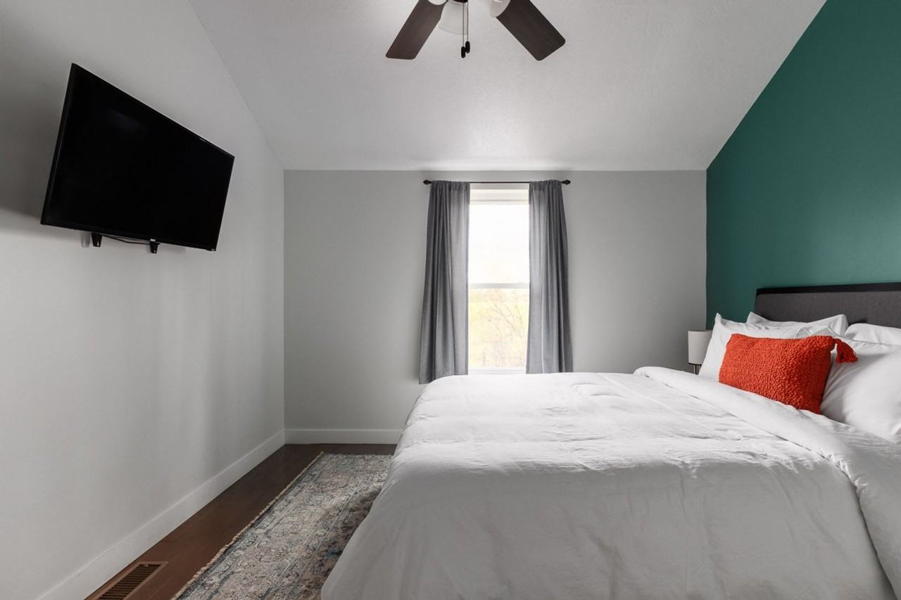 21854 Golf Dr - Photo 6 of 17