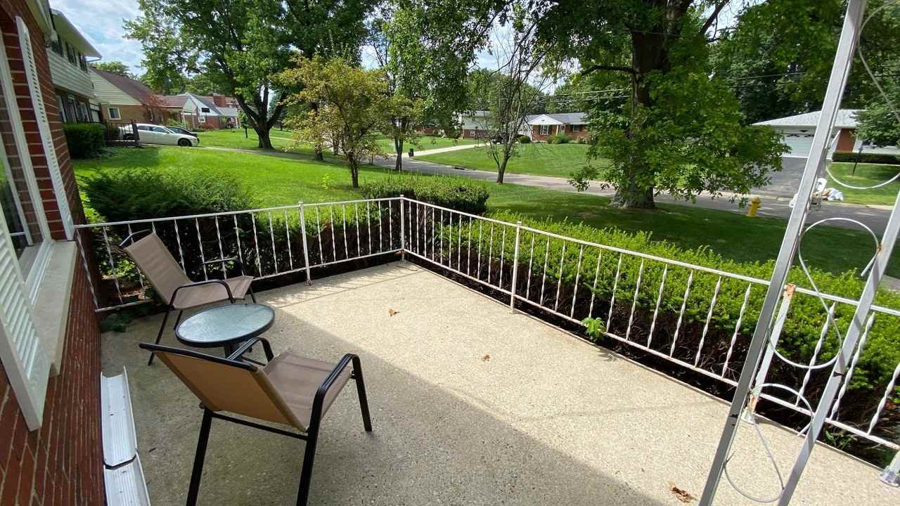 4185 Crystal View Ct - Photo 3 of 17