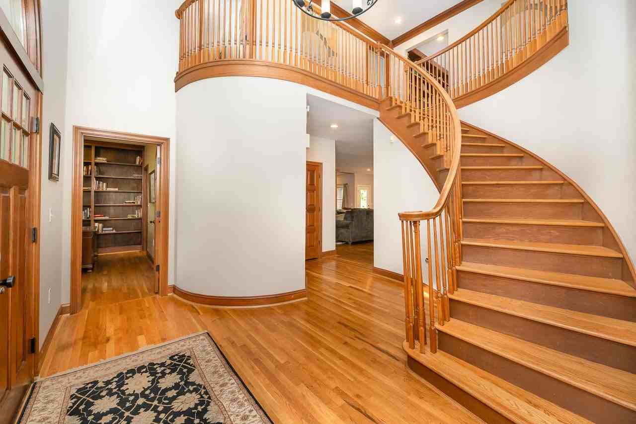 5755 Butler Warren Rd - Photo 4 of 47