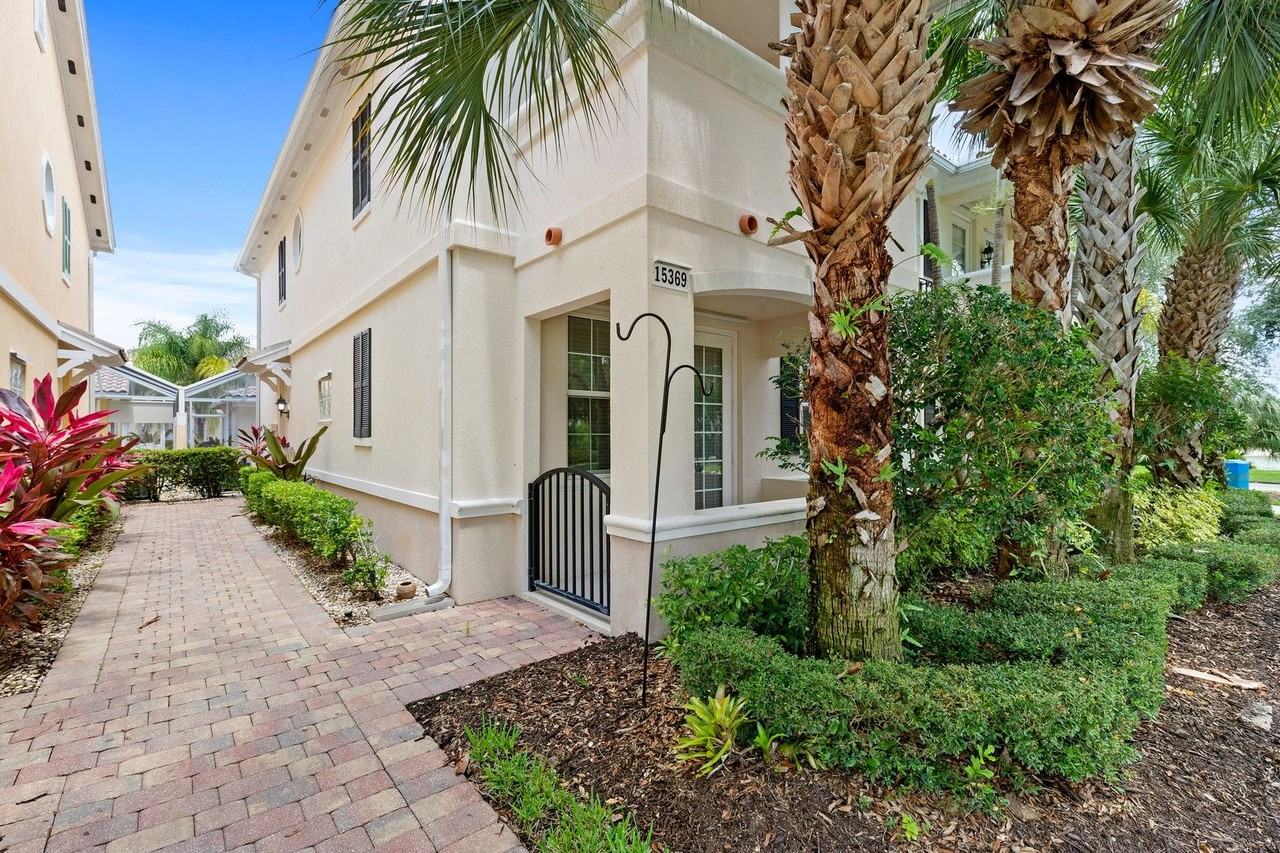 15369 Laughing Gull Ln