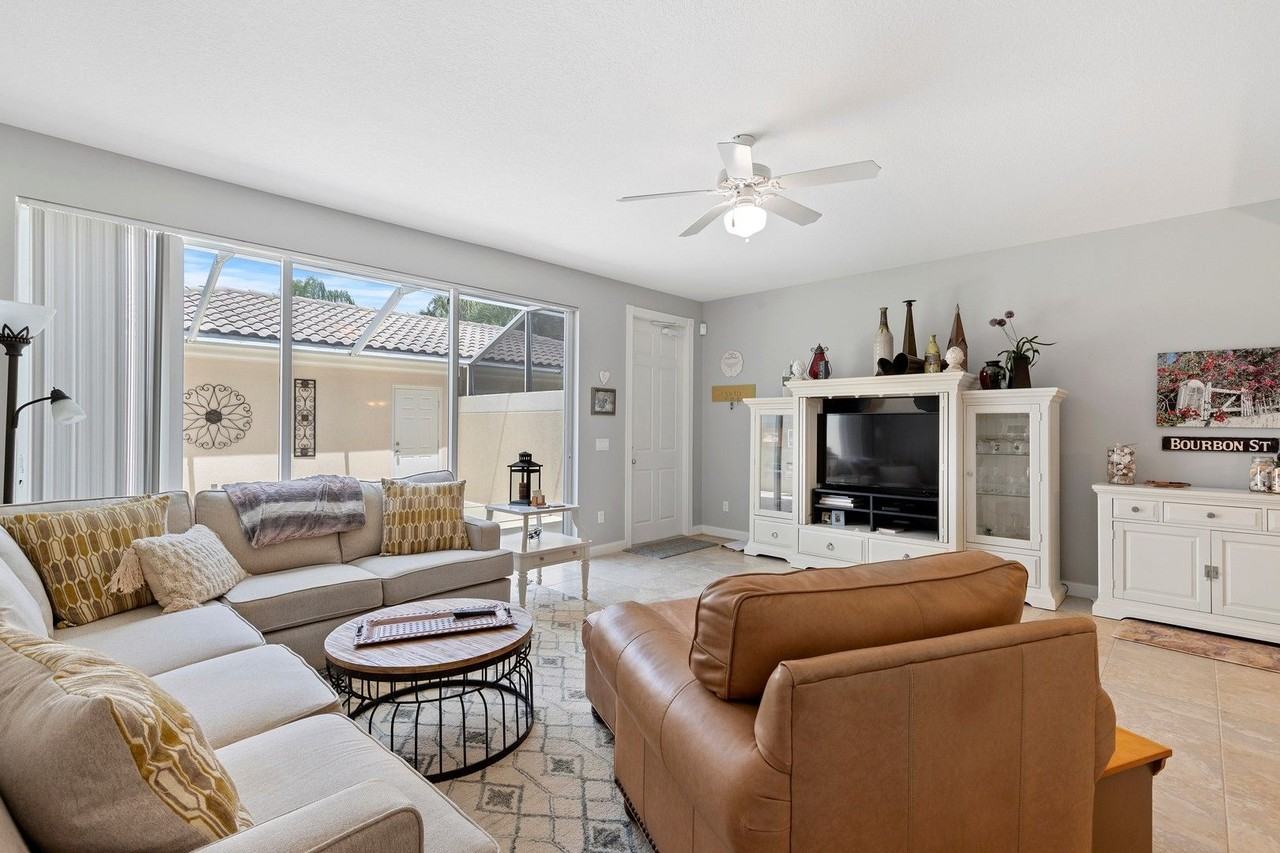 15369 Laughing Gull Ln - Photo 4 of 33