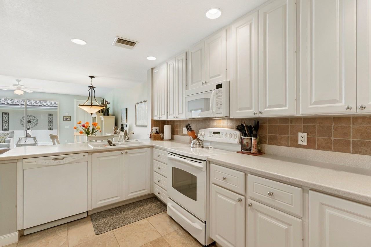 15369 Laughing Gull Ln - Photo 7 of 33