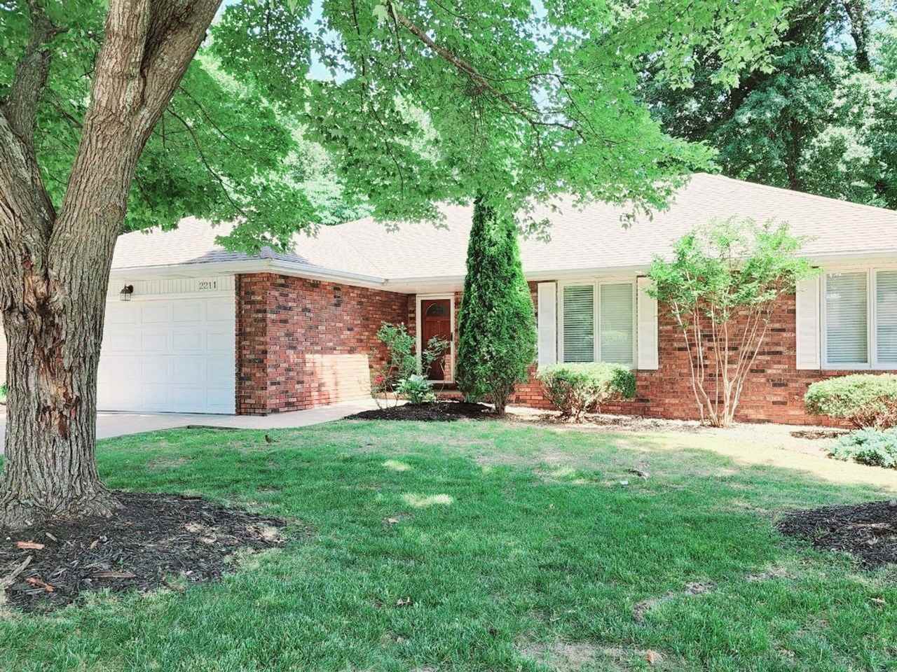 2211 E Cragmont St - Photo 2 of 39