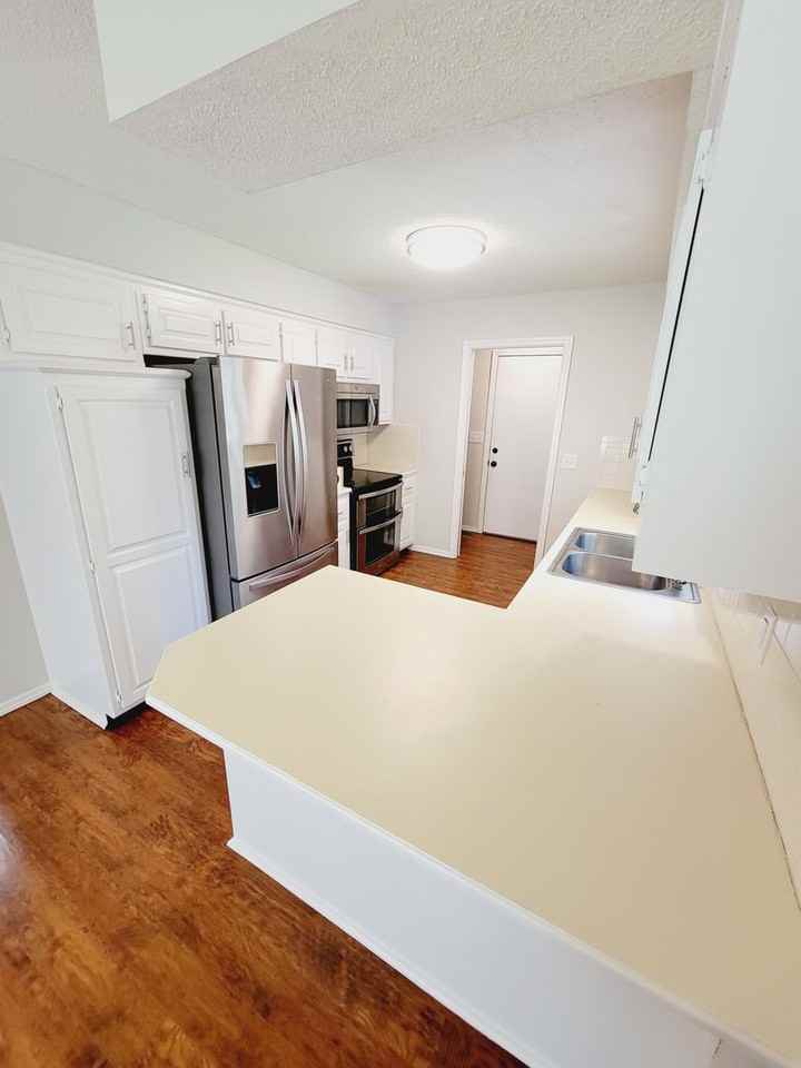 2211 E Cragmont St - Photo 4 of 39