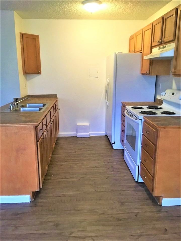 349 Gahart Dr - Photo 2 of 9