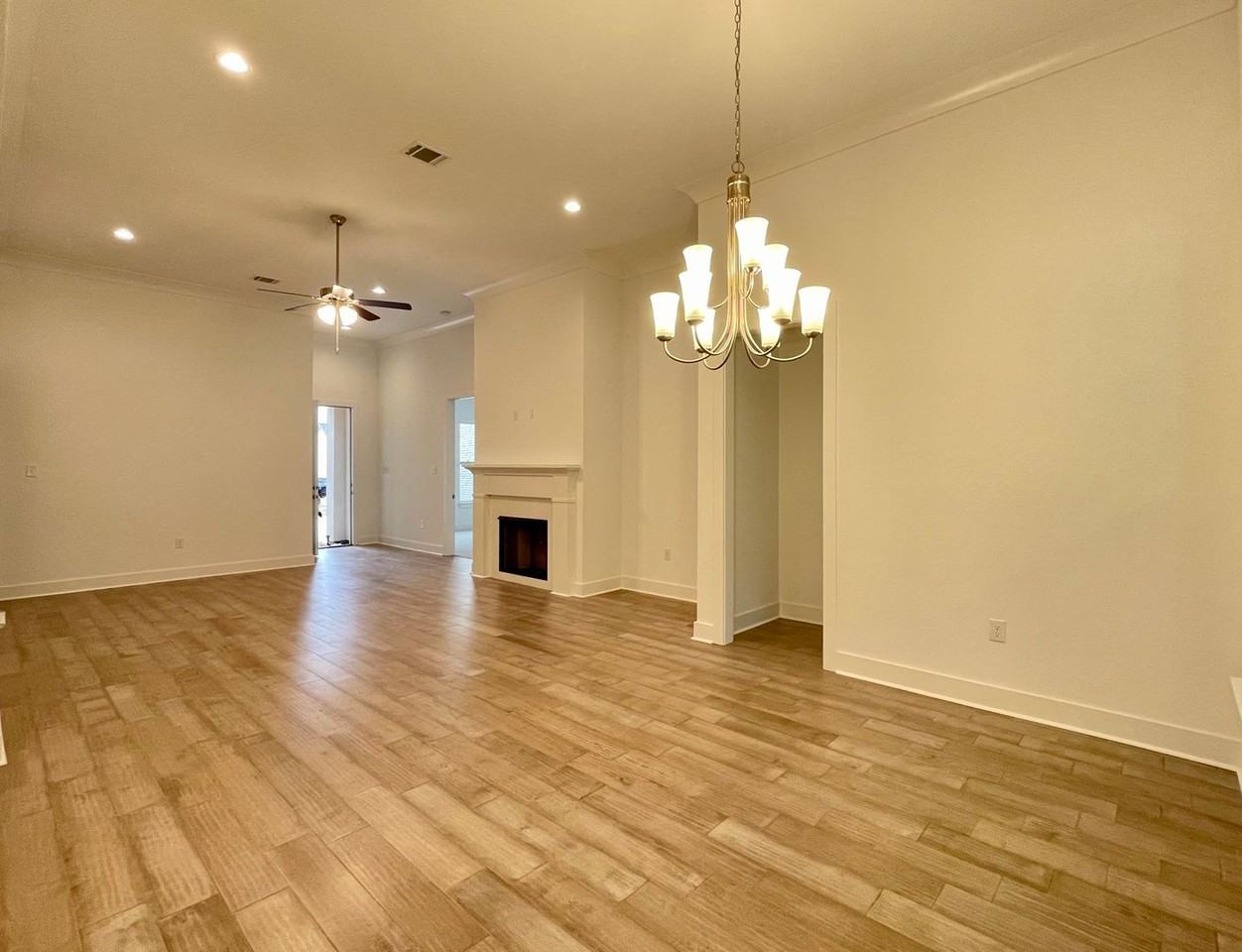 25279 Burlington Dr - Photo 3 of 14
