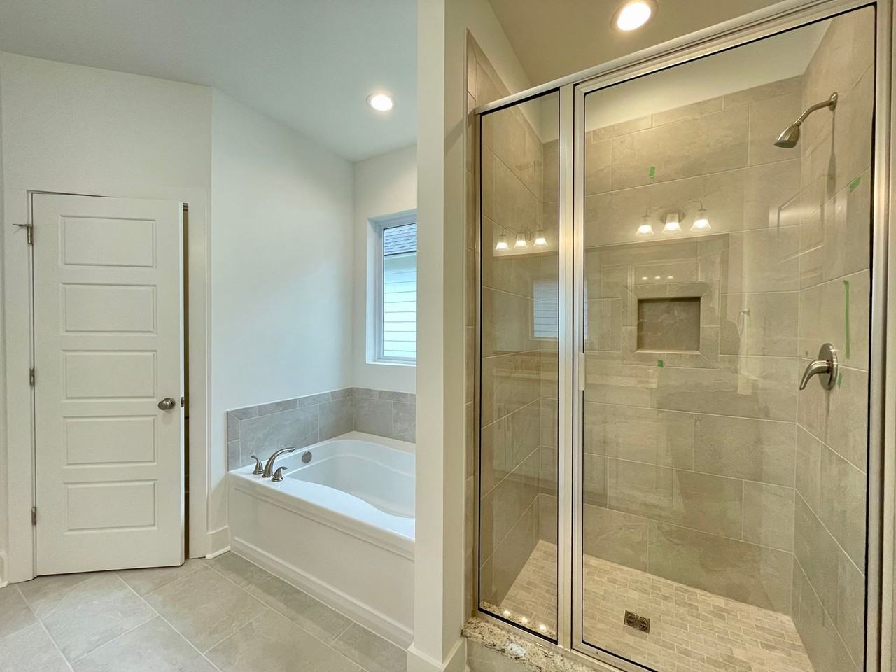 25279 Burlington Dr - Photo 2 of 14
