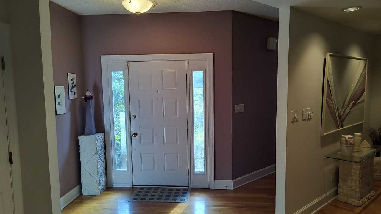 423 Brightwood Dr - Photo 3 of 48