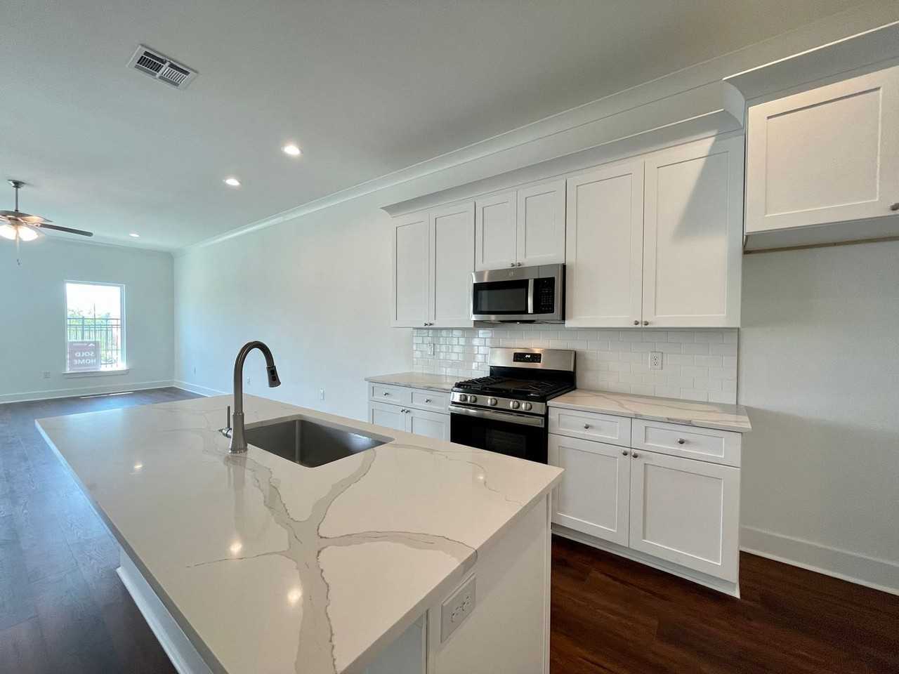 9409 Dawson Bluff Blvd - Photo 3 of 23