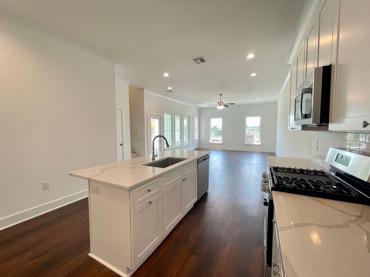 9409 Dawson Bluff Blvd - Photo 4 of 23