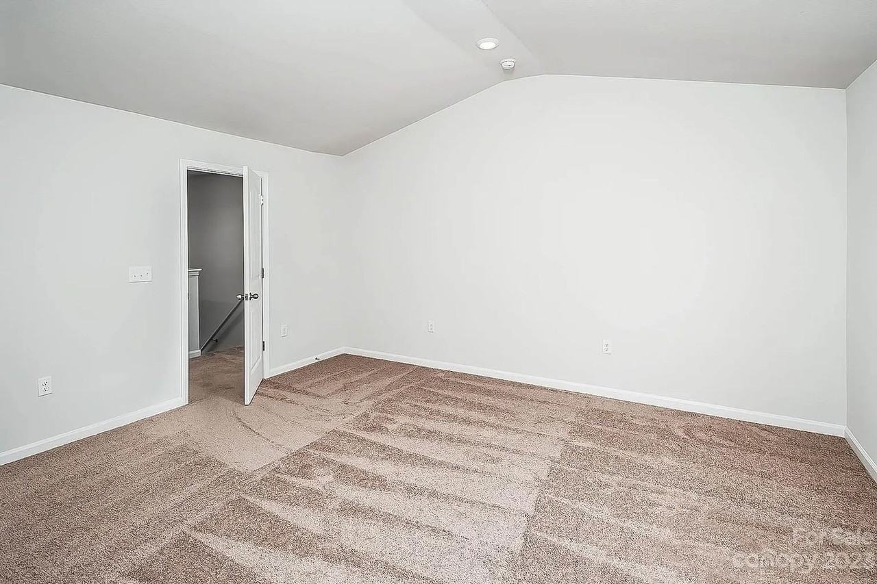 3006 Trailblazer St - Photo 6 of 17