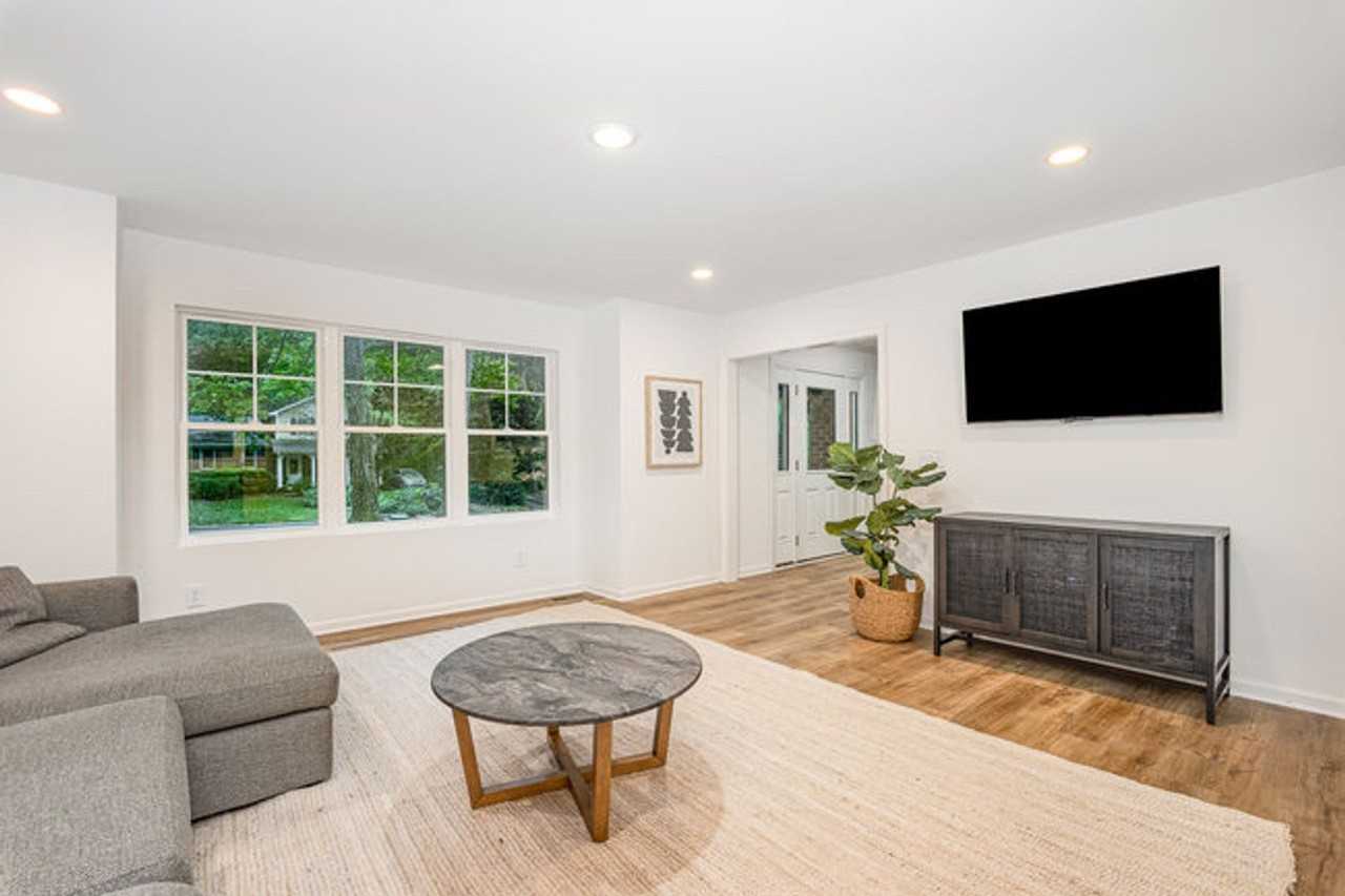 908 Brookgreen Dr - Photo 7 of 38