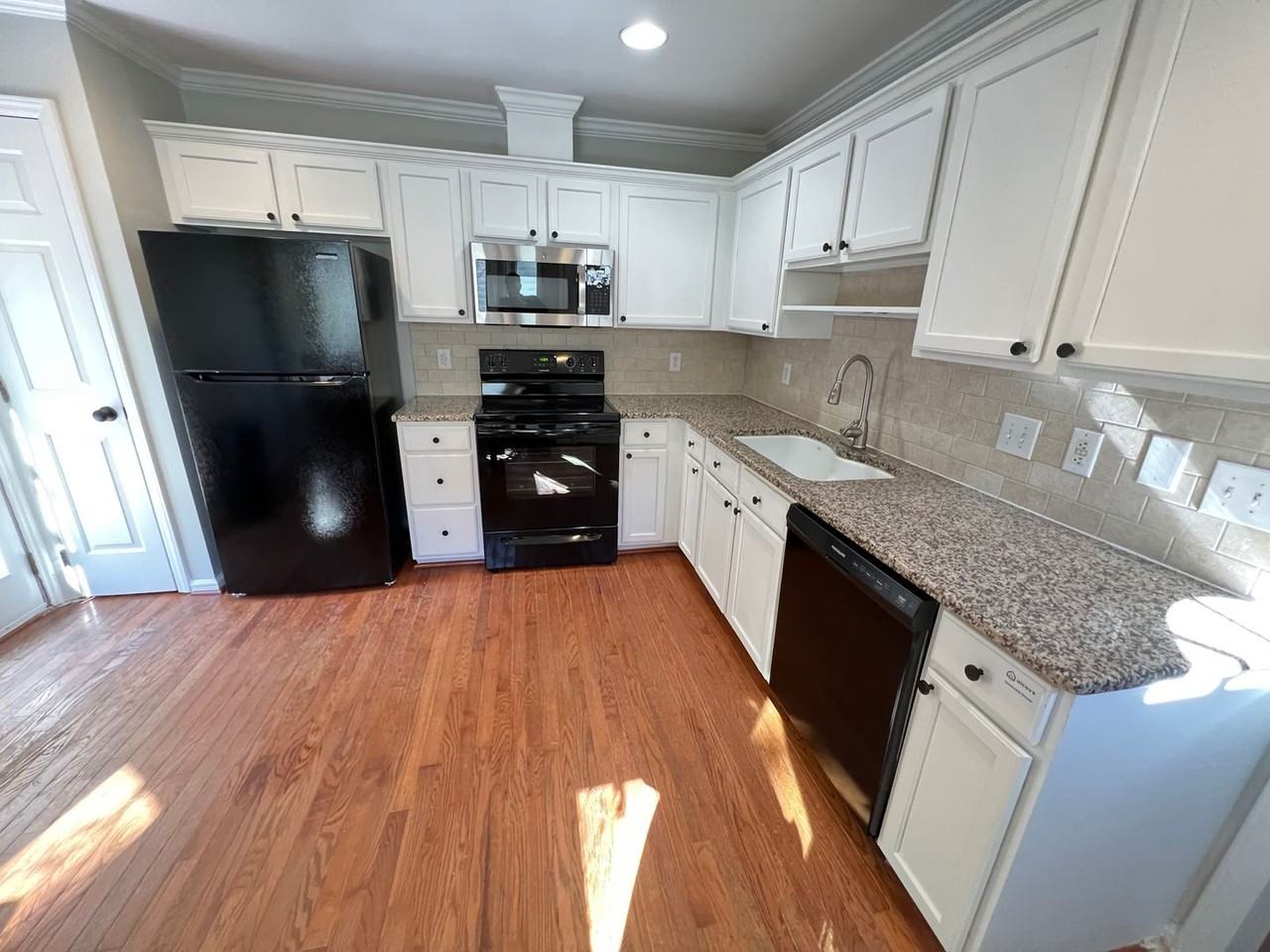 109 Kingsmill Rd - Photo 6 of 25