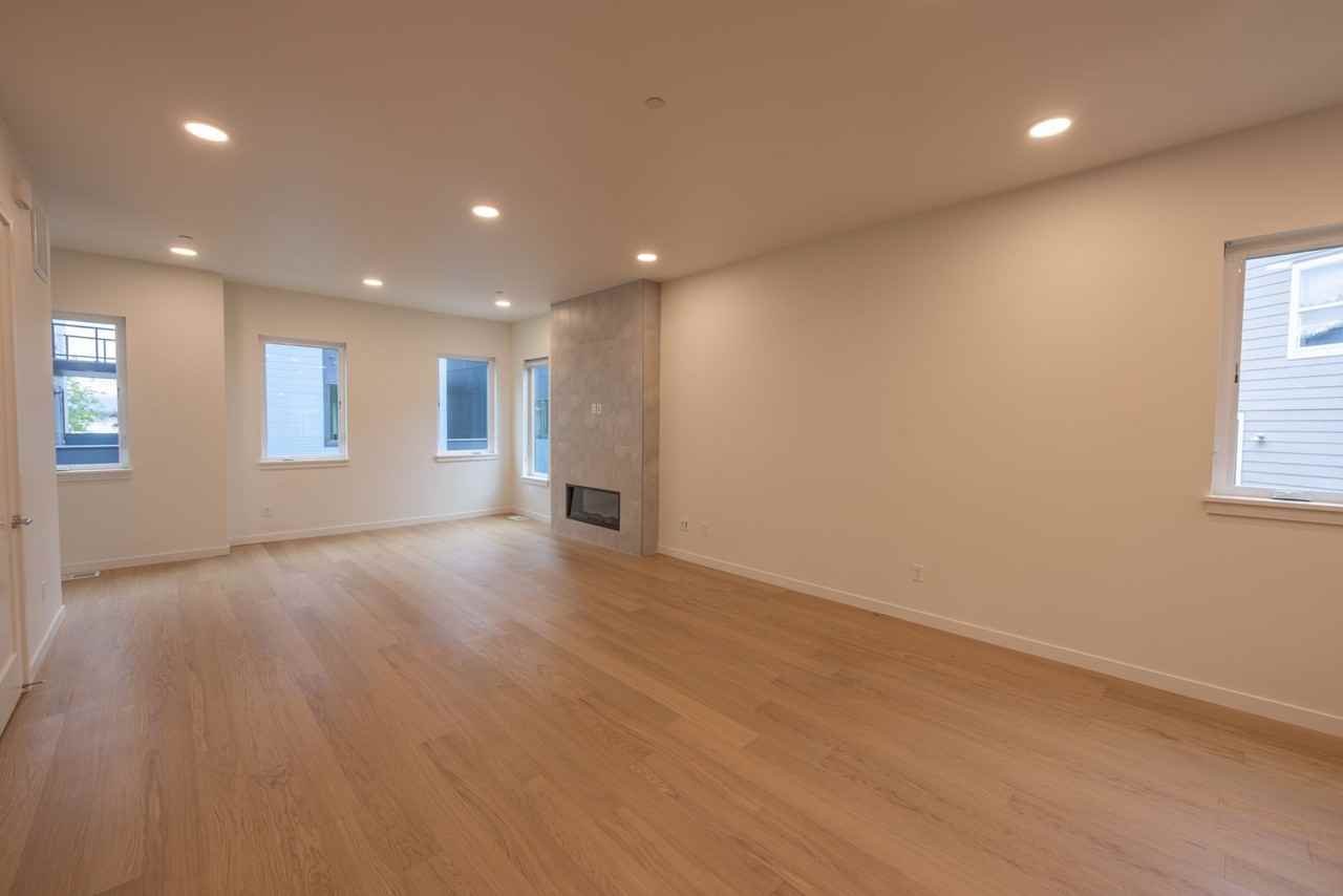 1732 Se Columbia River Dr - Photo 5 of 22