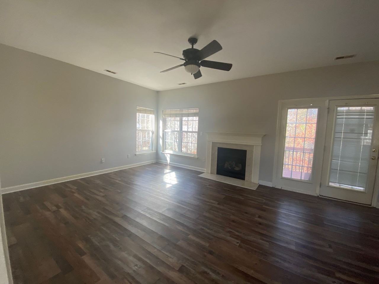 12129 Hampton Place Dr - Photo 3 of 26