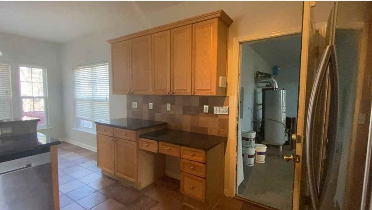 12129 Hampton Place Dr - Photo 7 of 26