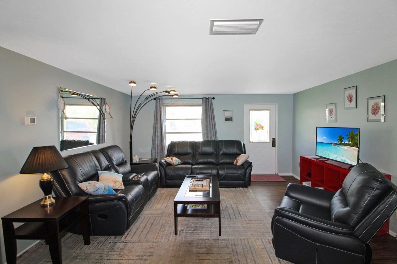 535 Circlewood Dr - Photo 3 of 12