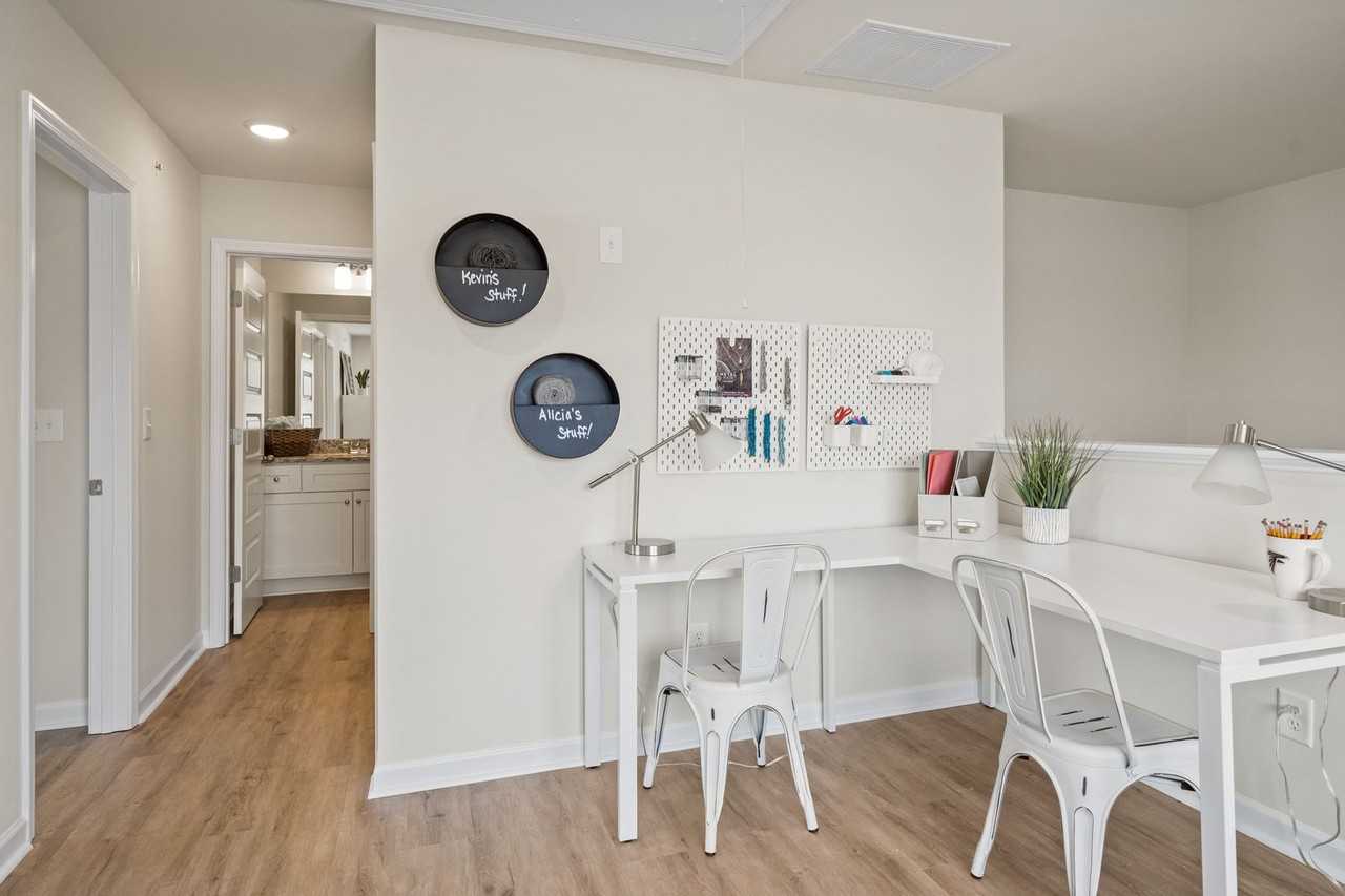 1206 Woodlyn Chase - Photo 5 of 30