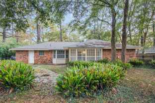 1915 S Jahncke Ave - Photo 1 of 1